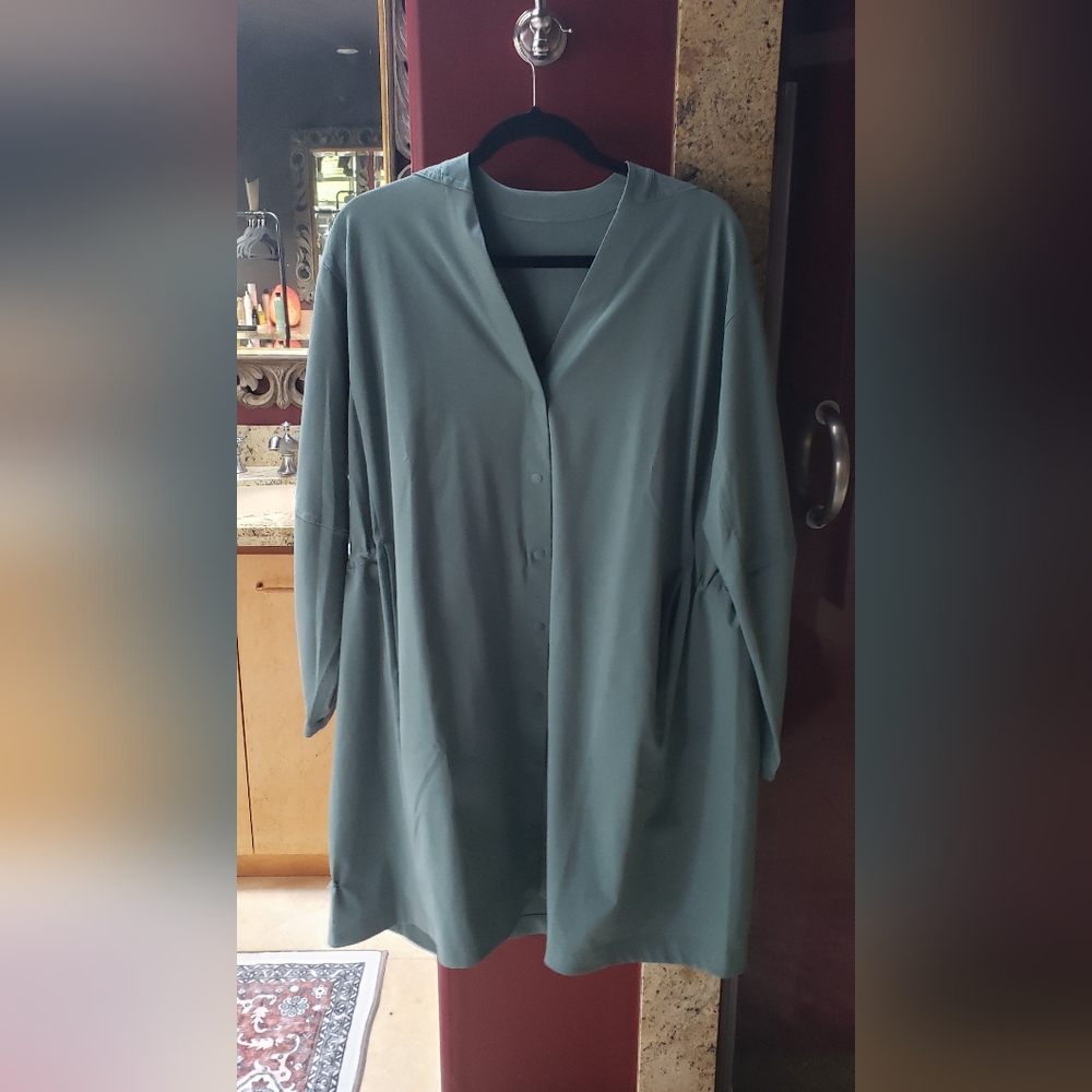 lululemon athletica Sage Green Long Sleeve Tunic